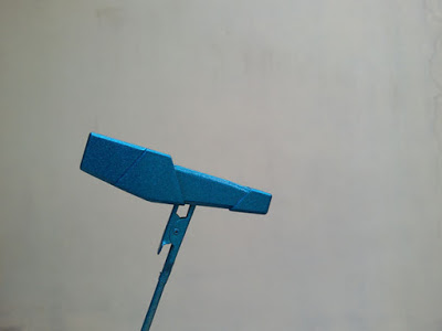painting gundam spraycan
